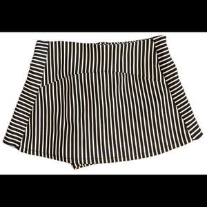DON’T ASK WHY Black/White Striped Skort One Size